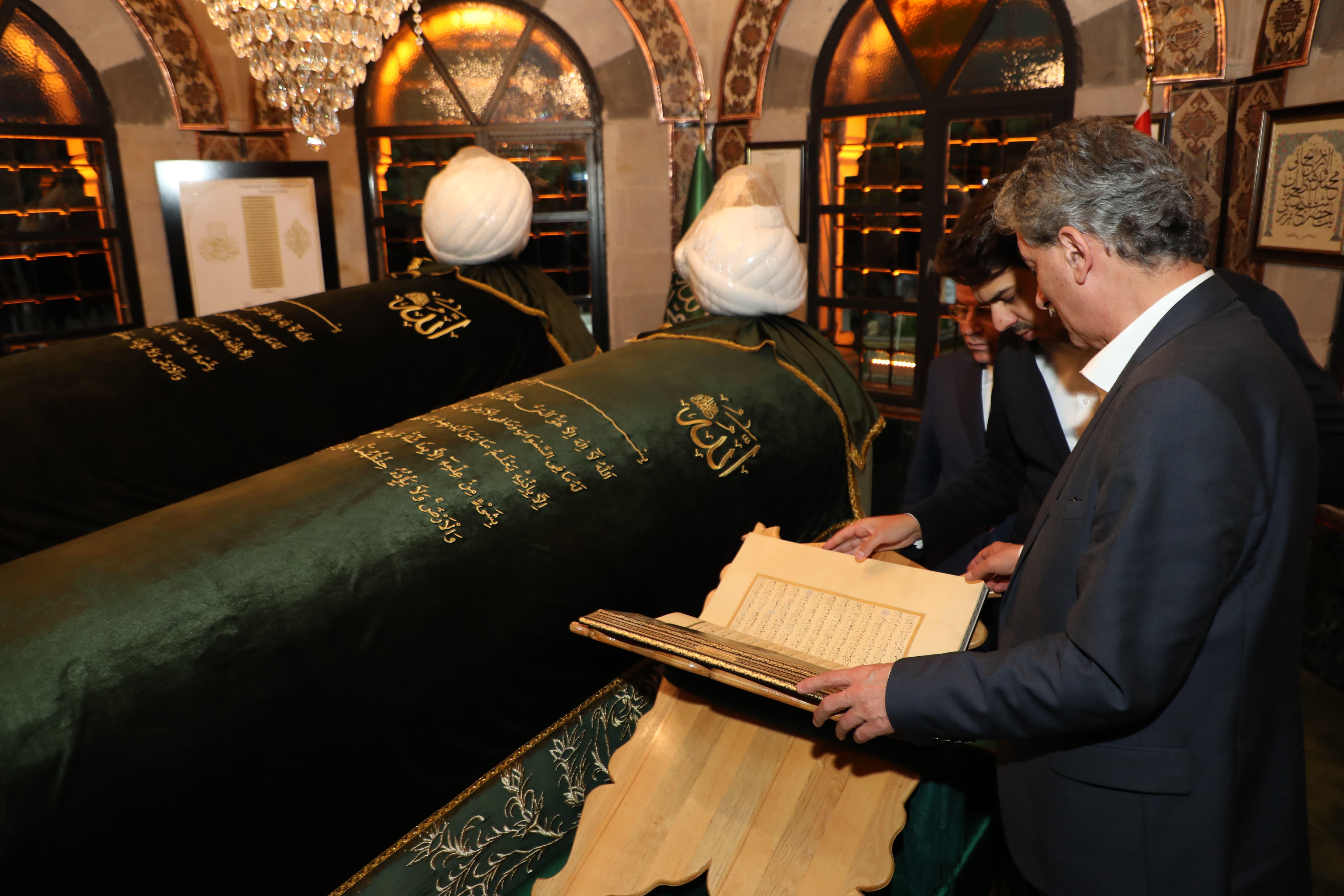 Anadolu’muzda yetişen evliyânın büyüklerinden Terzi Baba Hazretleri’nin türbesini ziyaret ederek ülkemiz, milletimiz ve tüm mazlumlar için duamızı ettik.