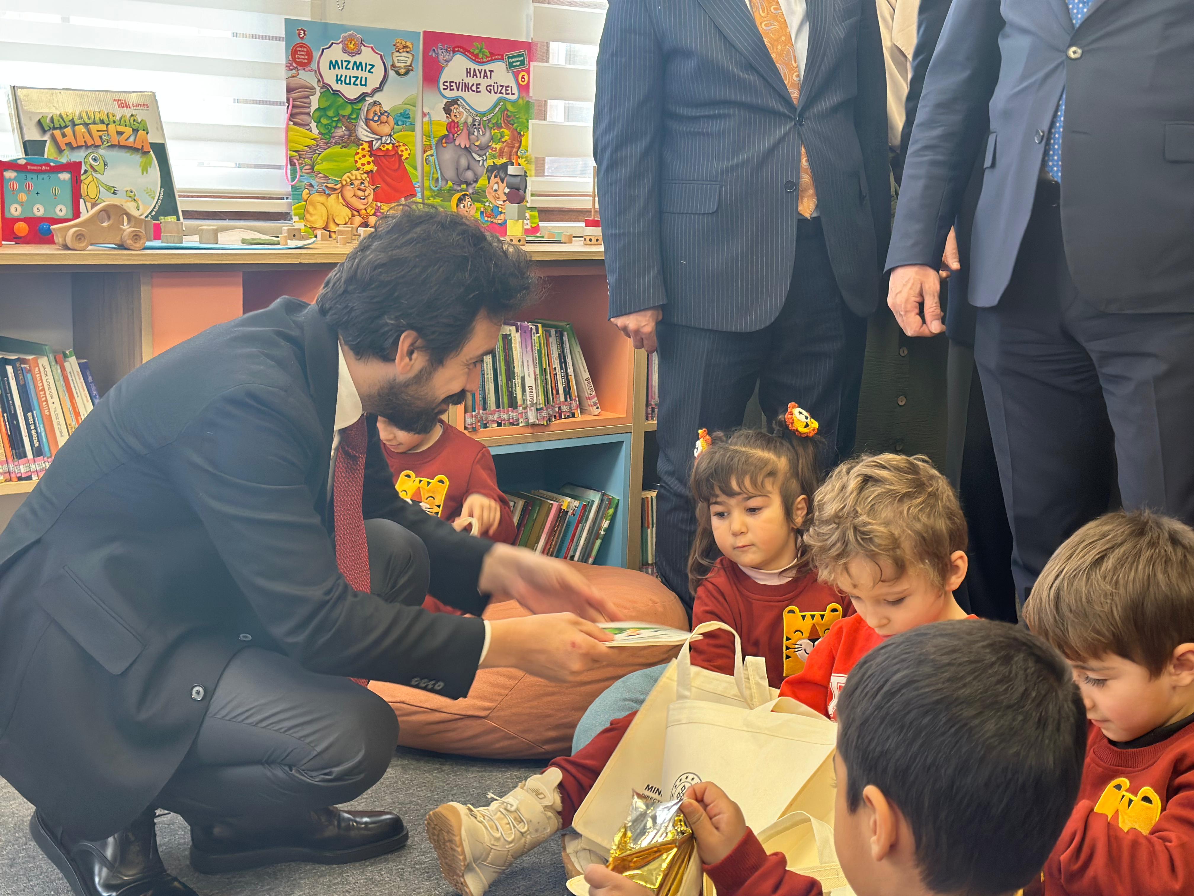 Van’ımızın dört bir yanına bebek, çocuk ve halk kütüphanelerimizi kazandırdık.