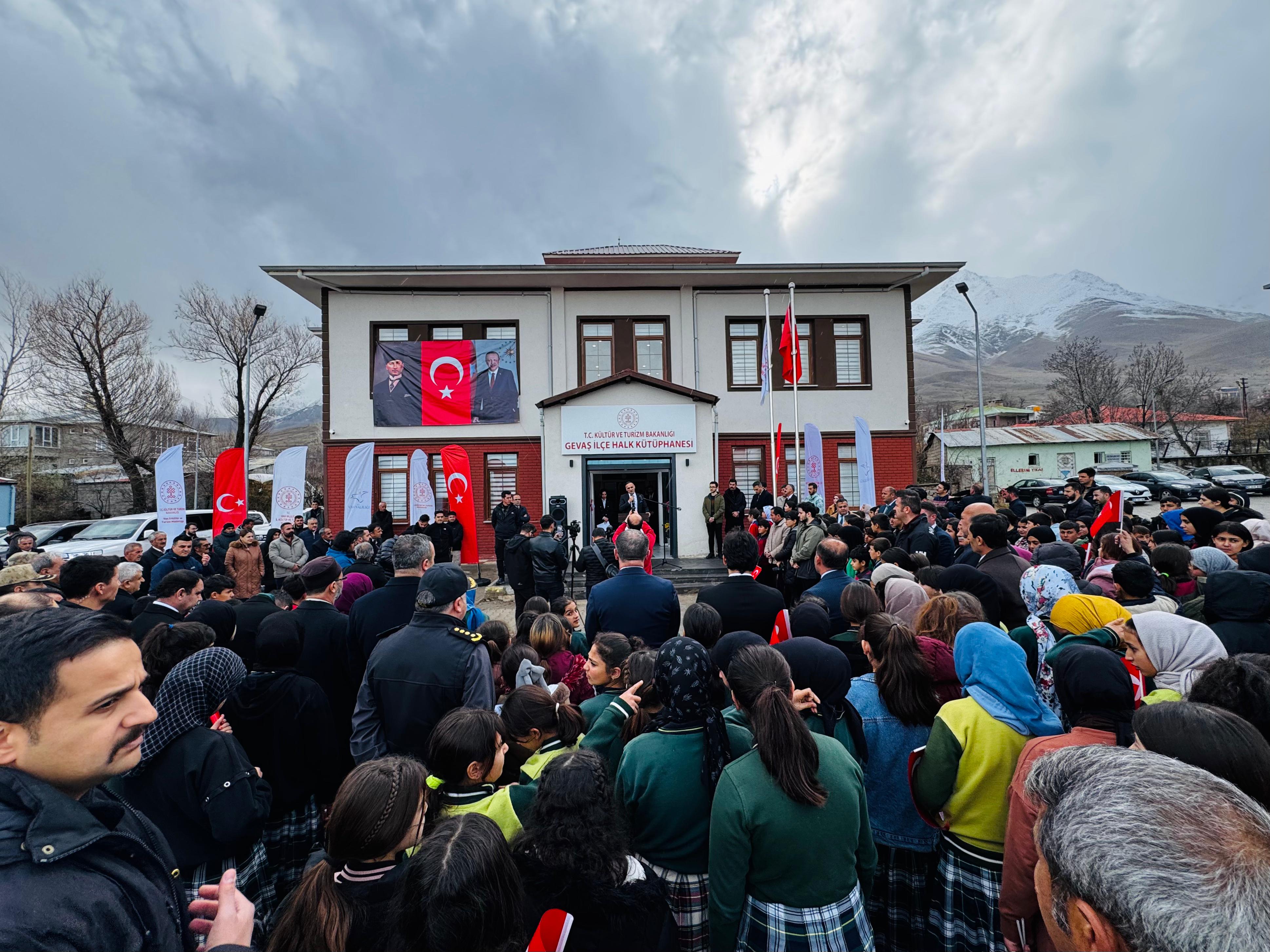 Van’ımızın dört bir yanına bebek, çocuk ve halk kütüphanelerimizi kazandırdık.