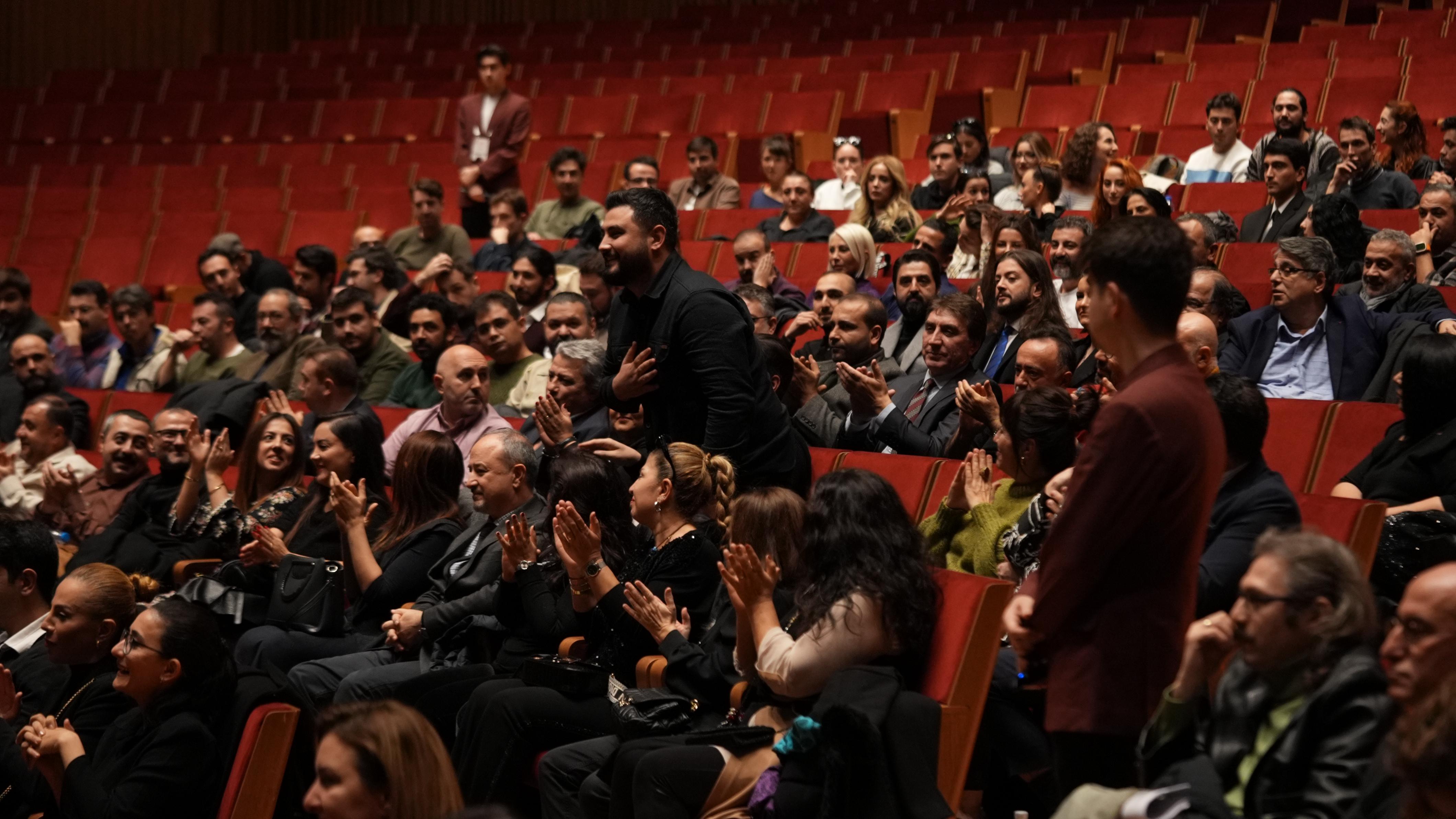 Güzel Sanatlar Genel Müdürlüğümüz bünyesindeki sanat birimlerimizde görevlerine yeni başlayan sanatçılarımızla ilk toplantımızda bir araya geldik.