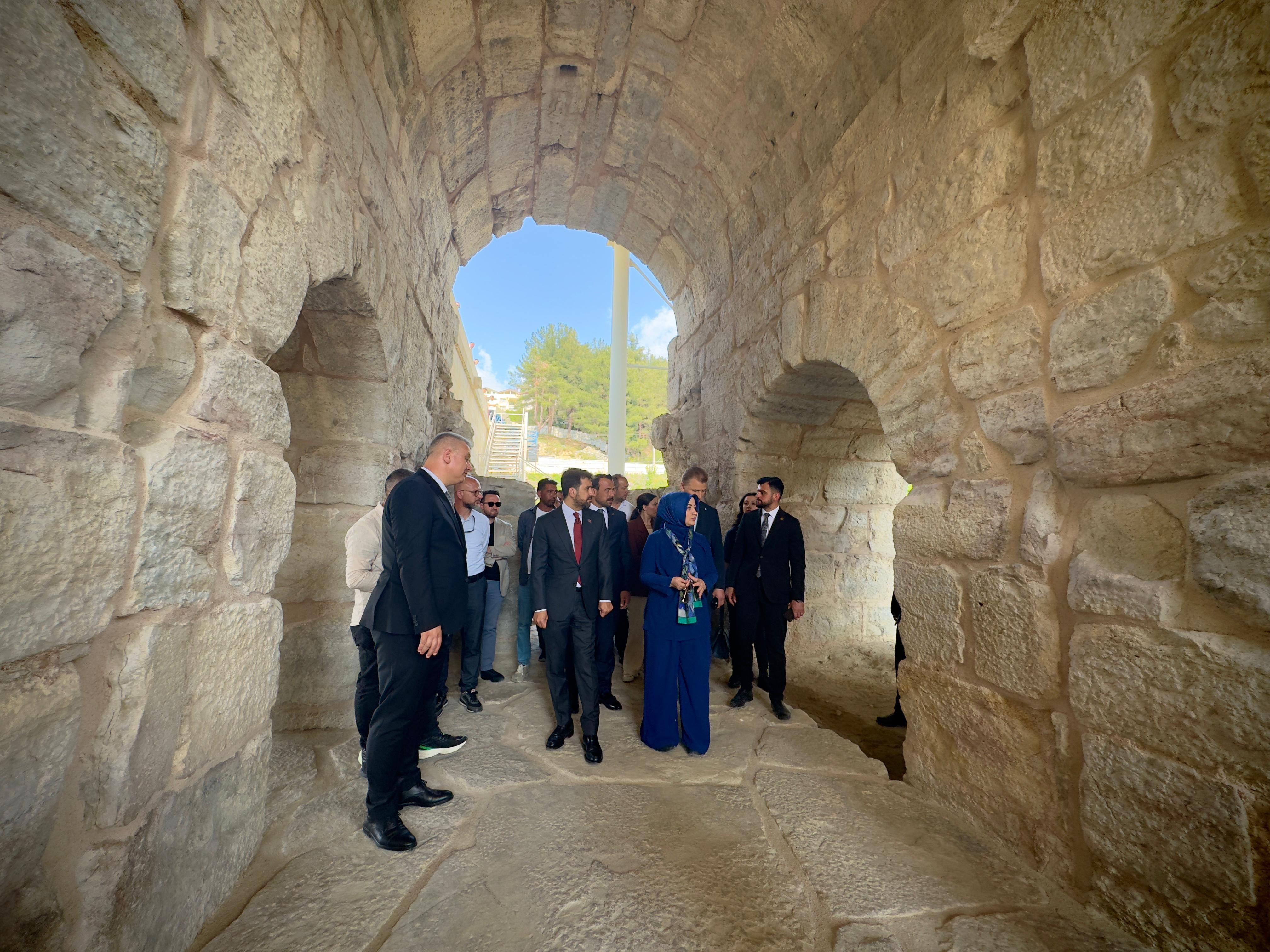 2018 yılında UNESCO Dünya Miras Geçici Listesi’ne “Kültürel Miras” kategorisinde dahil edilen tarihi Justinianus Köprüsü’nde devam eden restorasyon çalışmalarını yerinde inceledik.